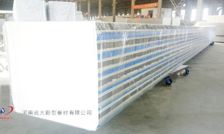 聚氨酯封邊玻璃棉屋面(圖4) 聚氨酯封邊玻璃棉屋面(圖4)