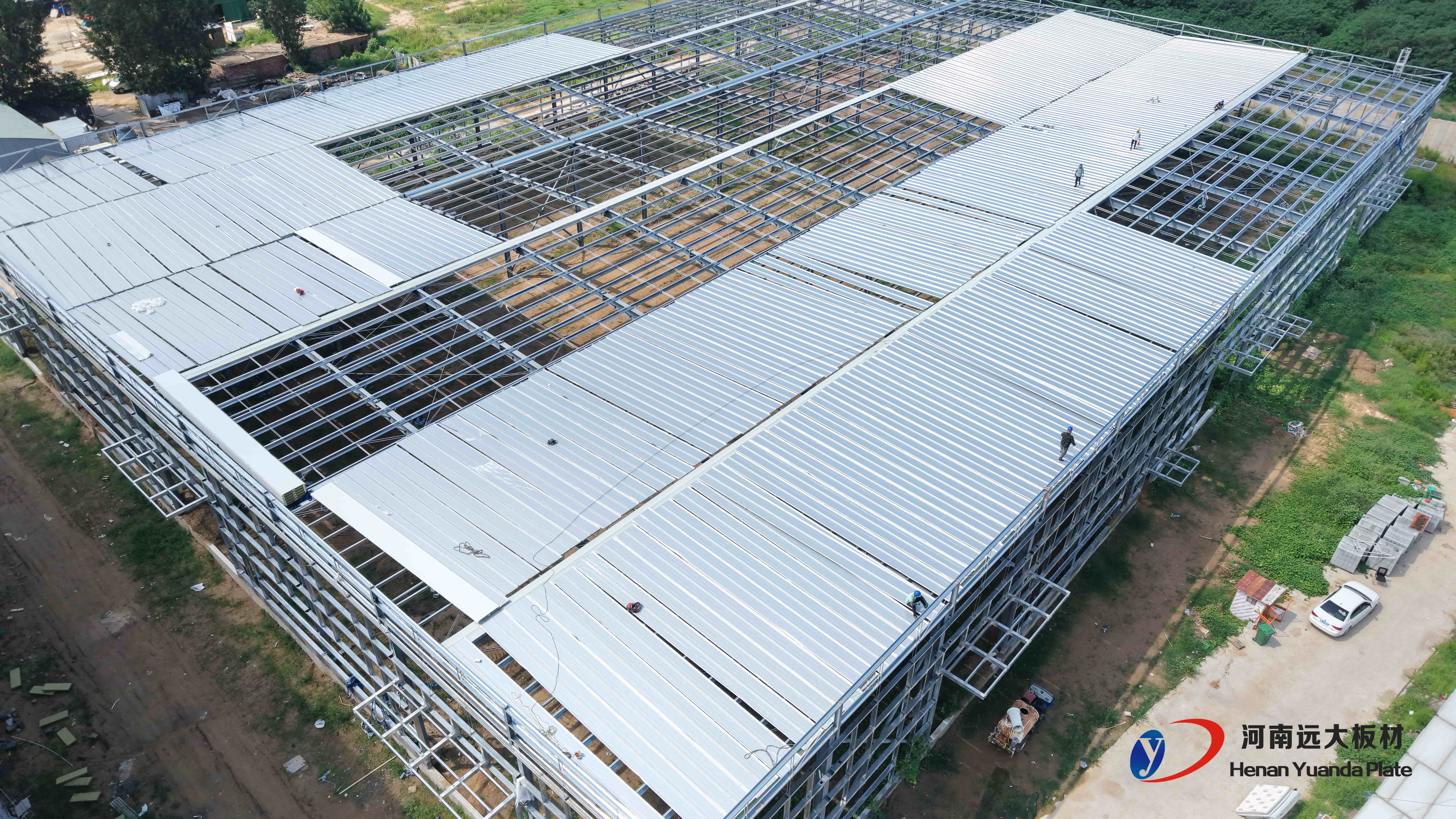 聚氨酯夾芯板和巖棉夾芯板哪個好？主要區別與選擇指南(圖2)