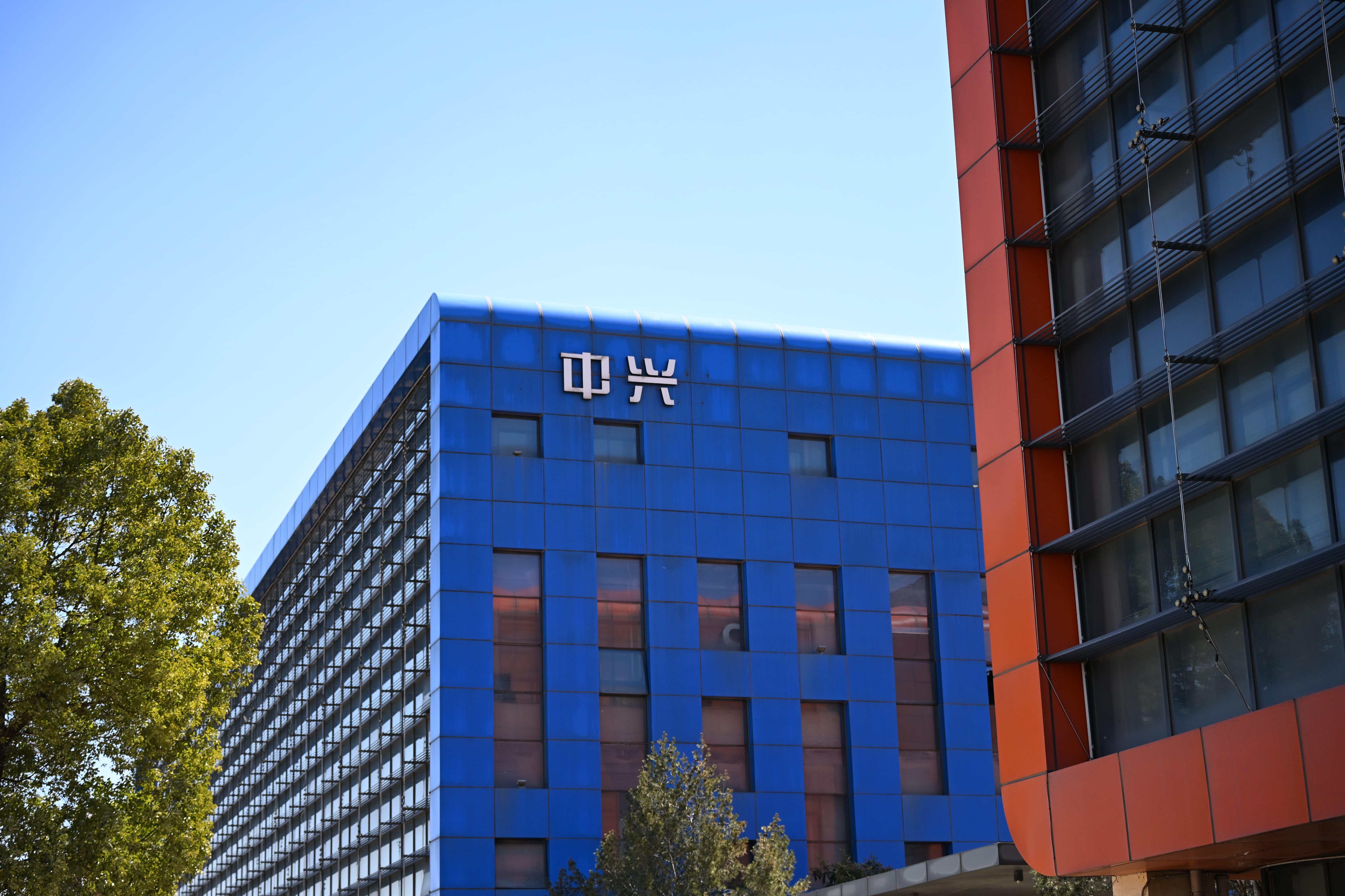 案例賞析 | 聚氨酯封邊巖棉板在冷鏈物流倉庫與工業廠房的卓越應用(圖3)