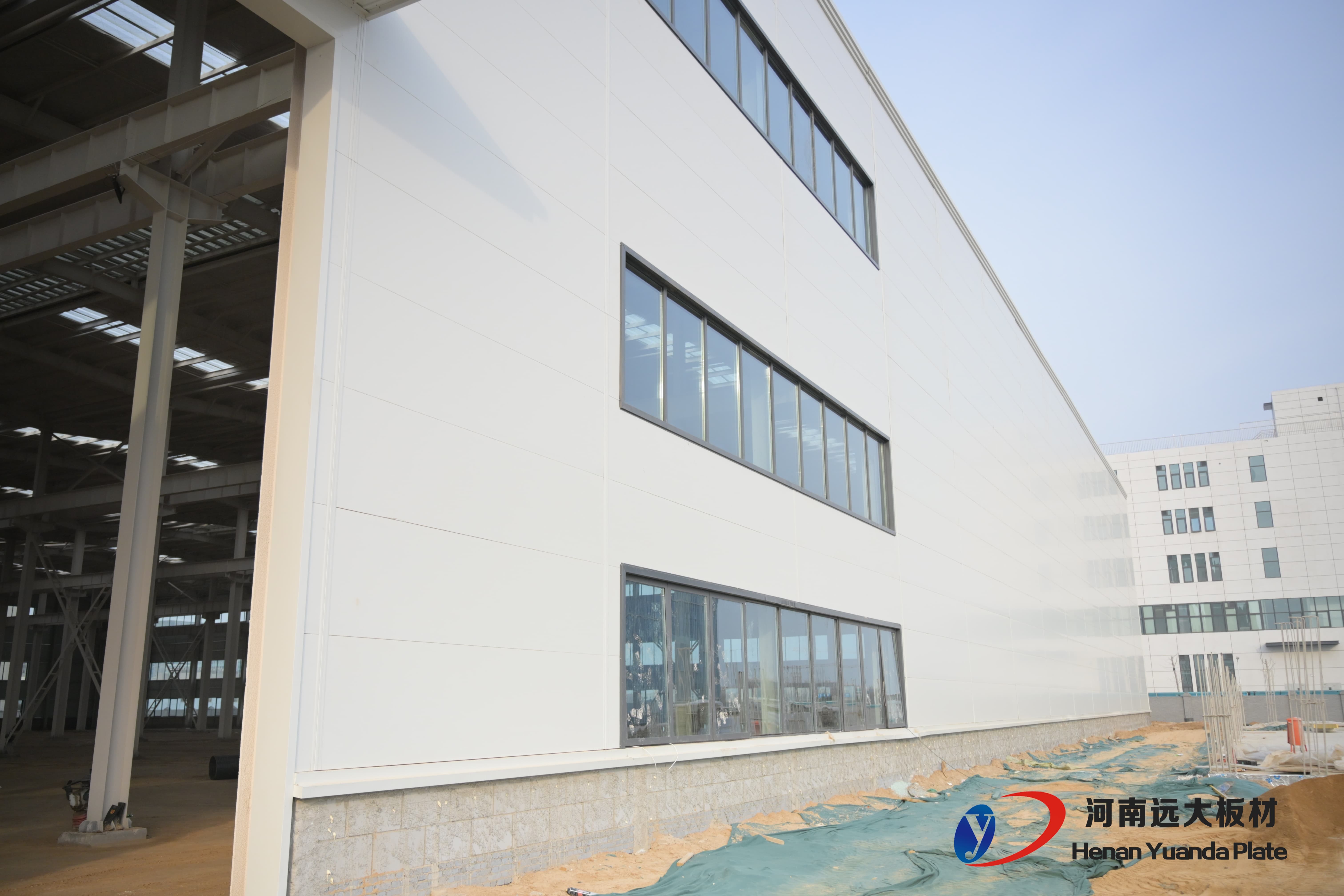 邁向高性能工業廠房：揭秘聚氨酯夾芯板如何成為您的競爭優勢(圖3)